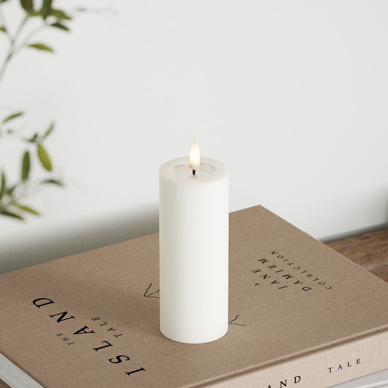 Deluxe Homeart LEDs Vela pilar Ø5 x 12,5cm Branco