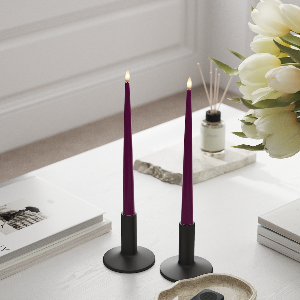 Deluxe Homeart LEDs Vela afilada com Laca, 2 peças 28 cm Violeta LEDs Vela afilada 1